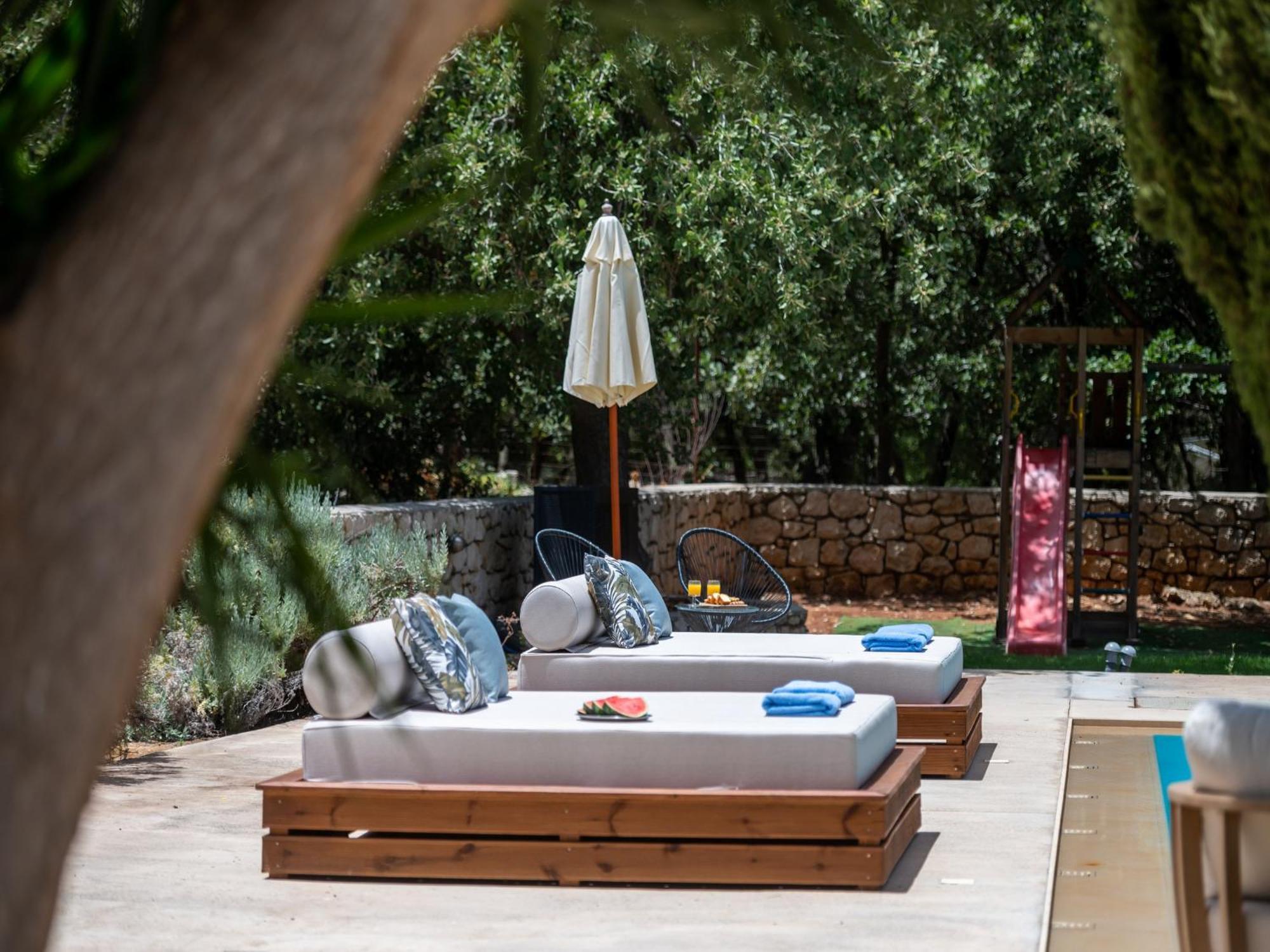 Villa Ellie - Heated Pool, Playground, Garden & Bbq! Vederoi Bagian luar foto