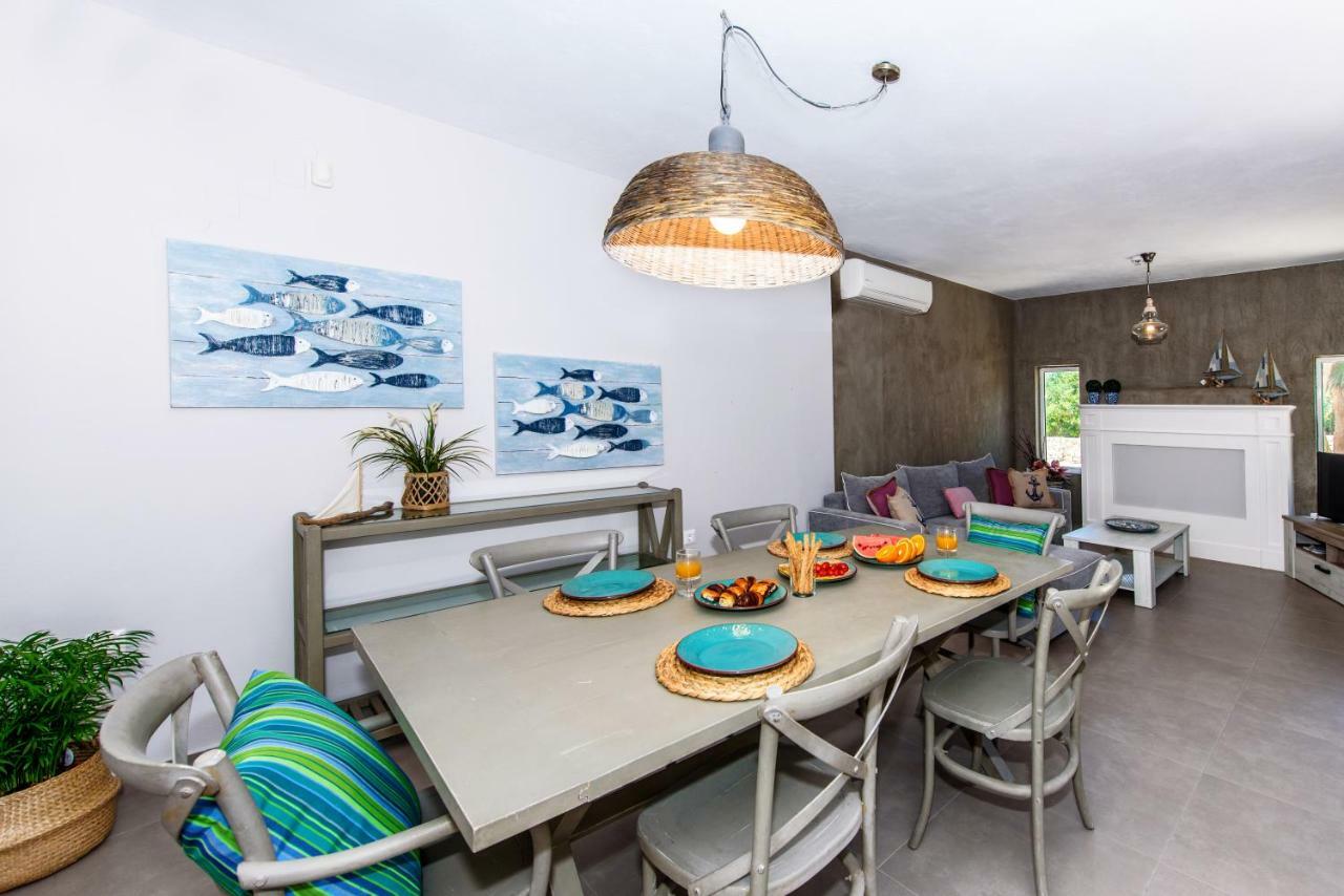 Villa Ellie - Heated Pool, Playground, Garden & Bbq! Vederoi Bagian luar foto