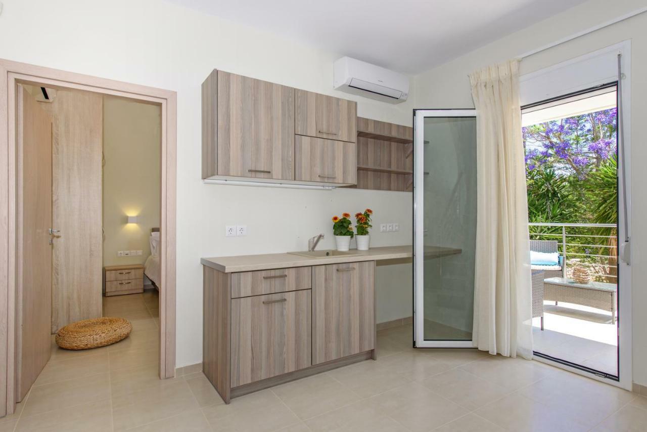 Villa Ellie - Heated Pool, Playground, Garden & Bbq! Vederoi Bagian luar foto